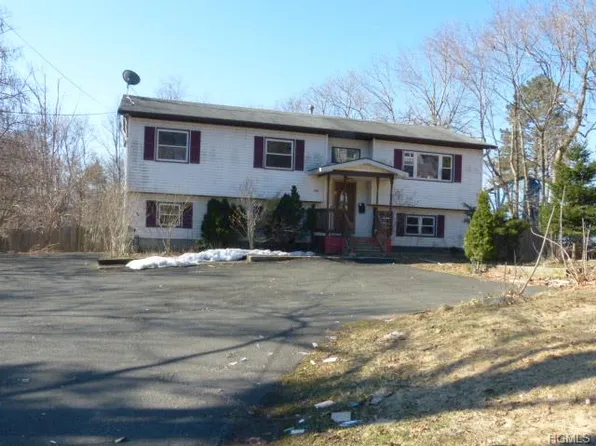 158 W Eckerson Rd, Spring Valley, NY 10977