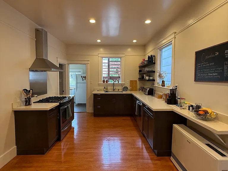 685 4th Ave #685 — Photo 7