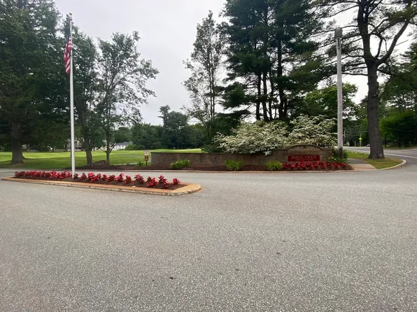 2 Rainbow Pond Dr APT 3, Walpole, MA 02081