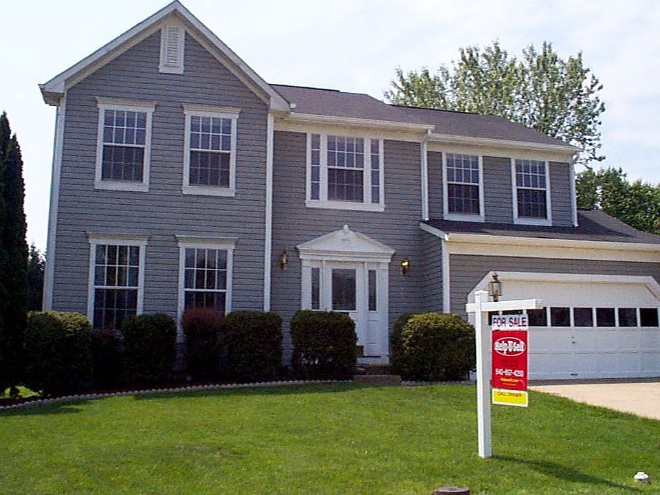 1st image of 8 Collins Ct