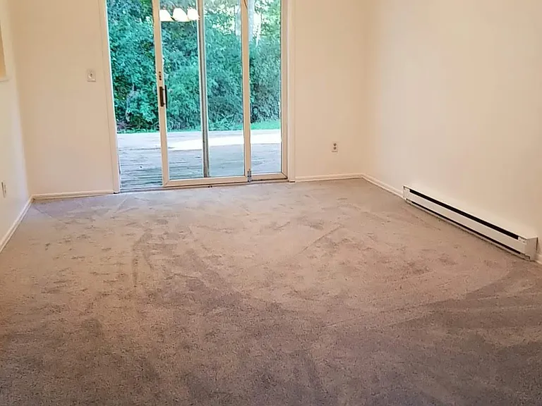 27 Hanover Dr — Photo 4