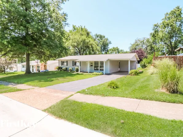 11091 Saxonhall Dr, Bridgeton, MO 63044