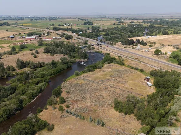 3060 River Side Dr, Saint Anthony, ID 83445