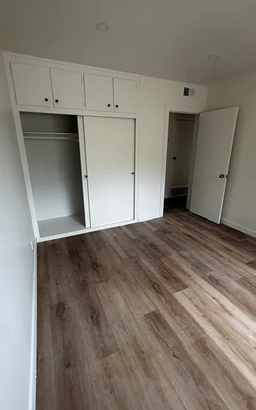 517 E 97th St #1 — Photo 9