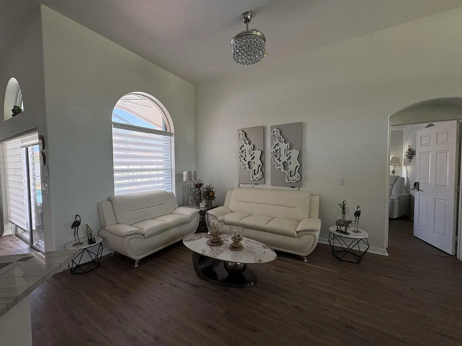 4 bed, 3.0 bath, 3308 sqft, $3,200 — Photo 4
