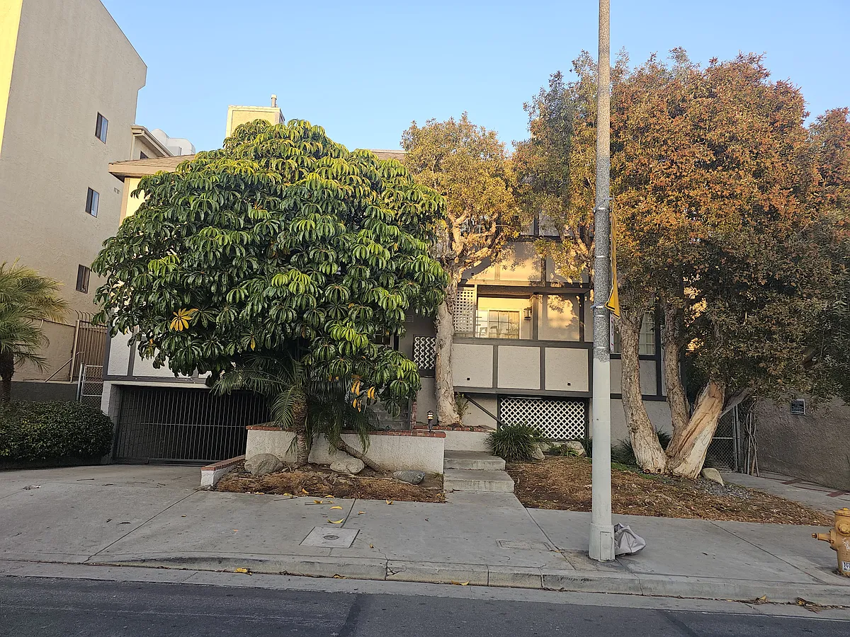 Building Photo - 3530 Hughes Ave #203