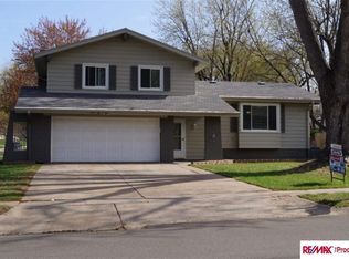 10405 Mockingbird Dr, Omaha, NE 68127