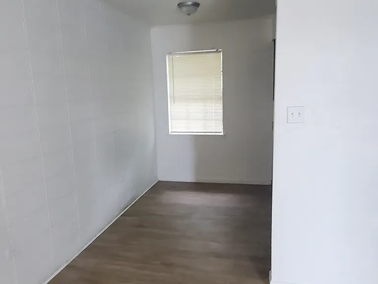 706 E Borden St #3 — Photo 7