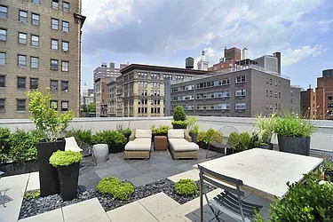 Sold by Avenue Real Estate