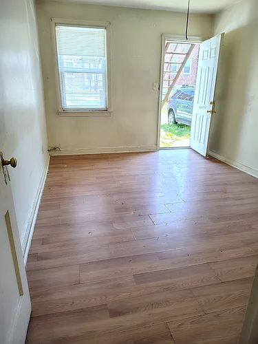 2135 Seneca Rd #1 Photo 1