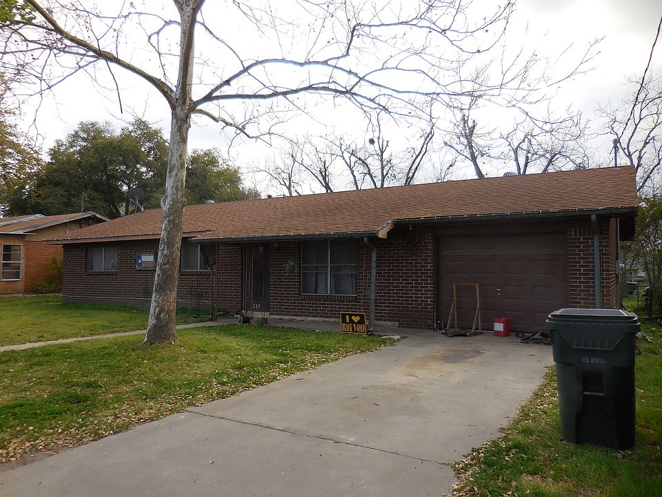 1st image of 227 Louis Ave