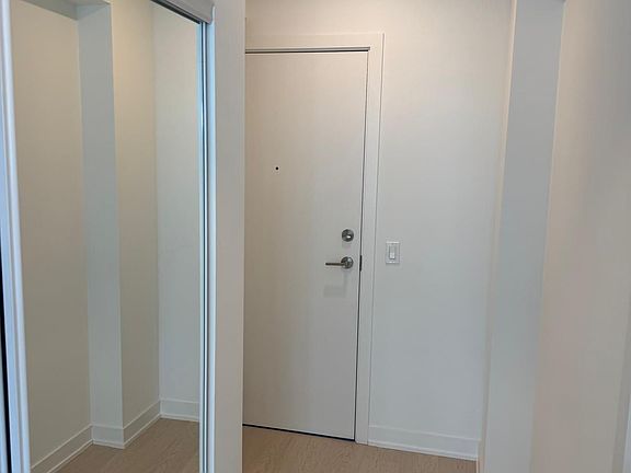 4th image of 252 Church St #5307