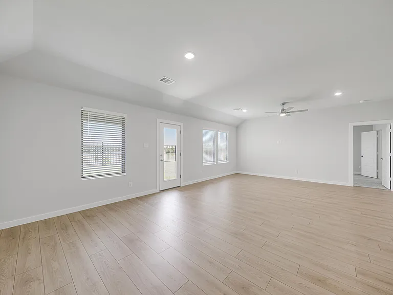 1136 Del Rio Dr — Photo 15