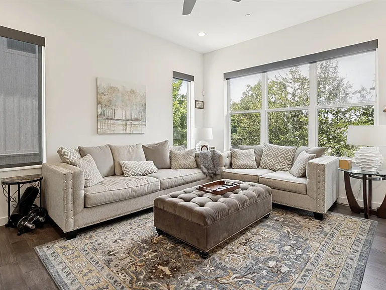 4626 Munger Ave #201 — Photo 2