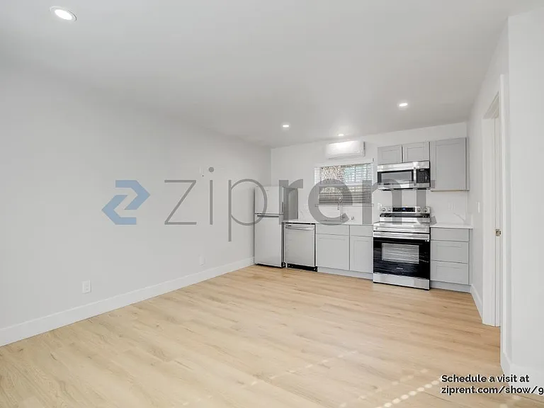 1815 San Andres St #B — Photo 4
