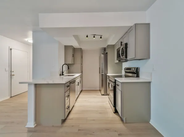 Valencia Apartments