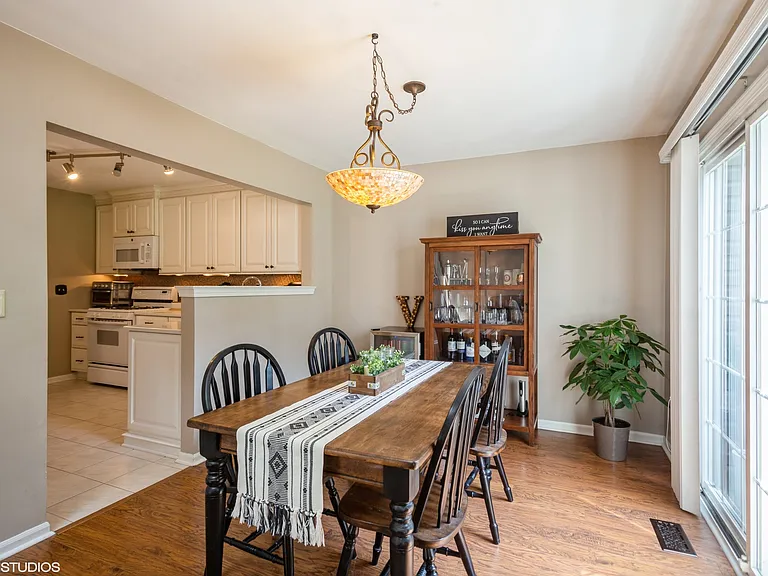 707 Clover Hill Ct — Photo 12