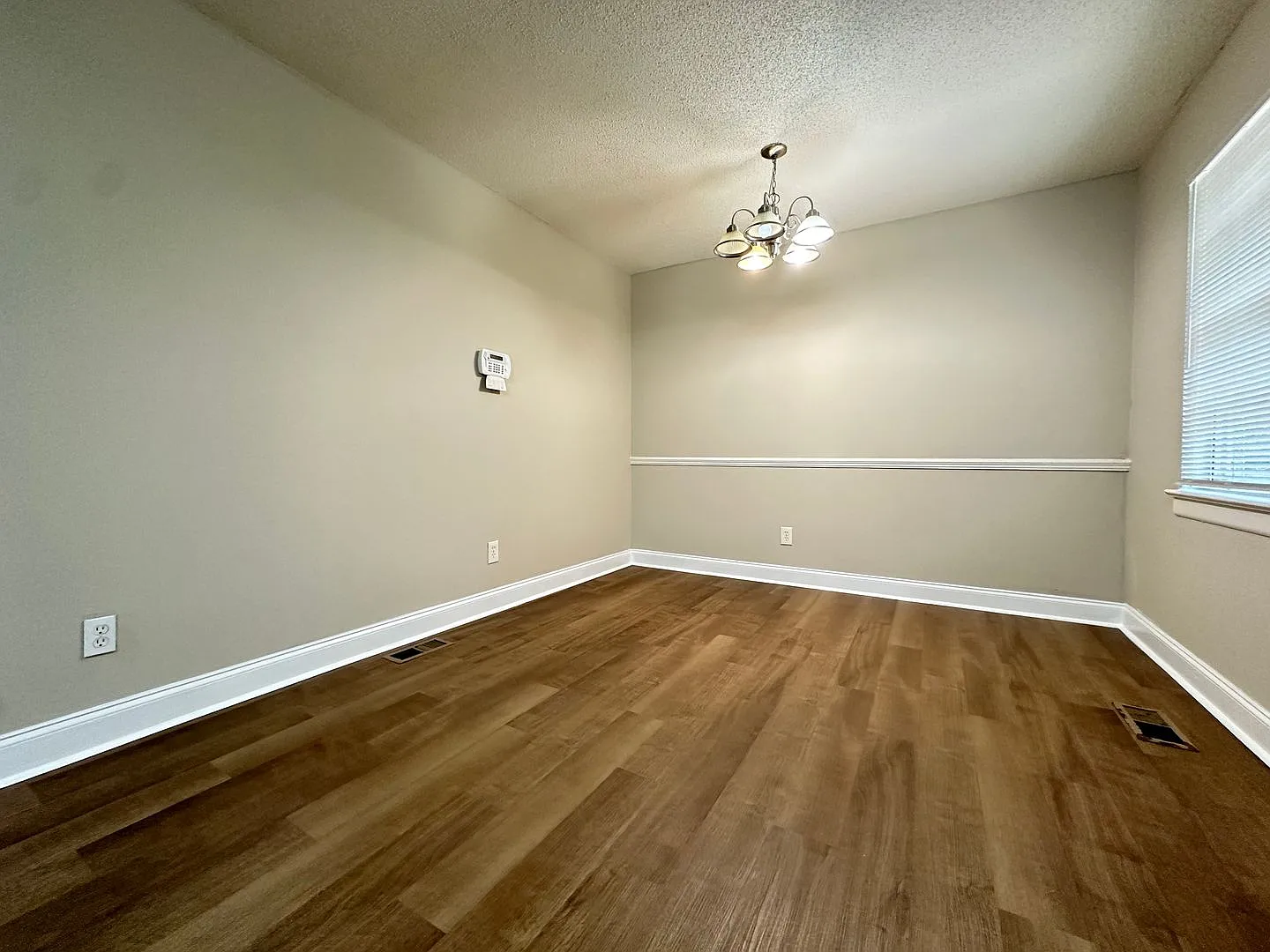 Home for rent in Huffman — Photo 3