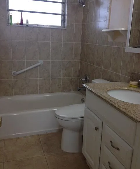 3300 NE 10th Ter #1 — Photo 10