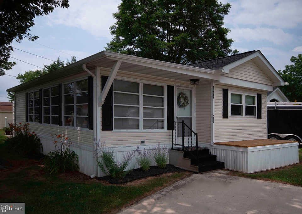 1st image of 21784 C St #4002