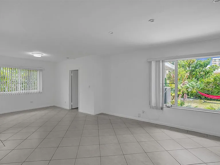 8851 Byron Ave — Photo 17