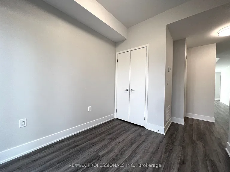 62 Dixfield Dr #106 — Photo 10