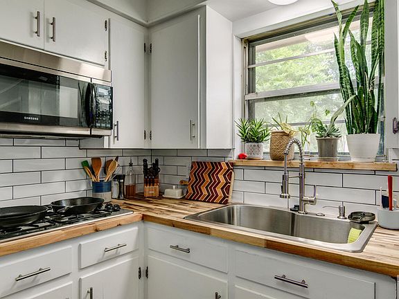 5th image of 210 W Pioneer St