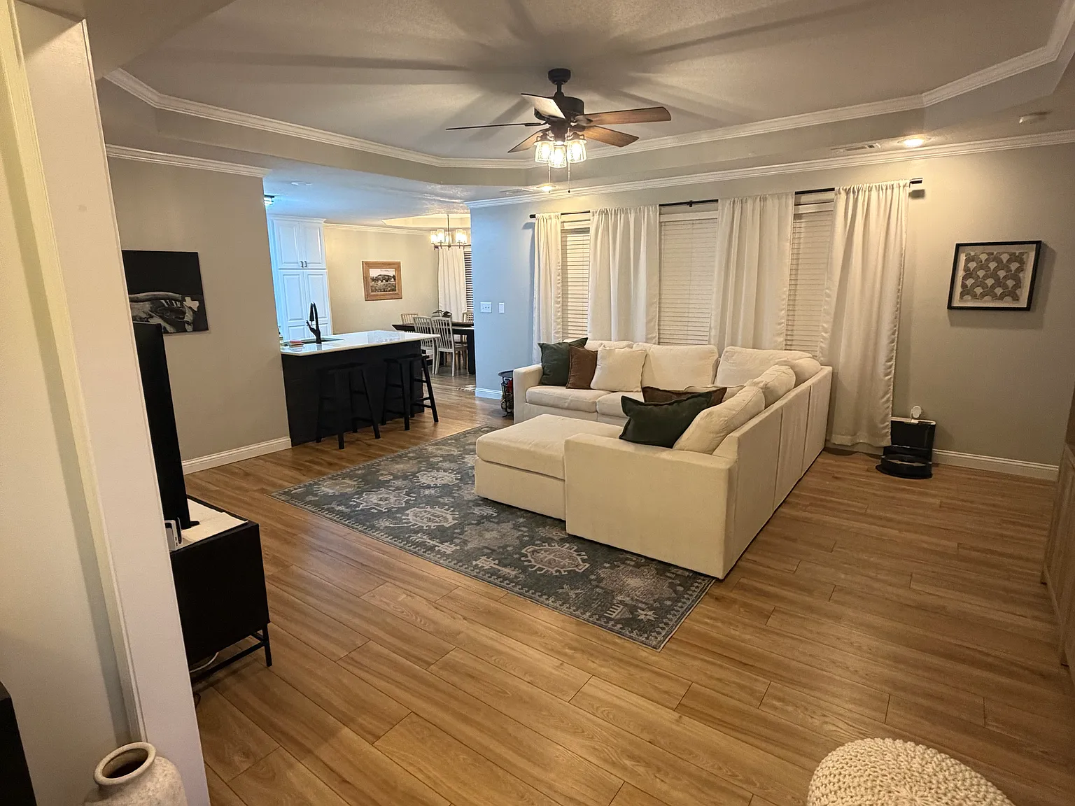 3 bed, 1575 sqft, $2,000 — Photo 3