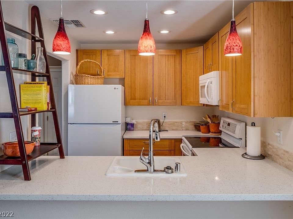 1st image of 601 Cabrillo Cir Unit 863