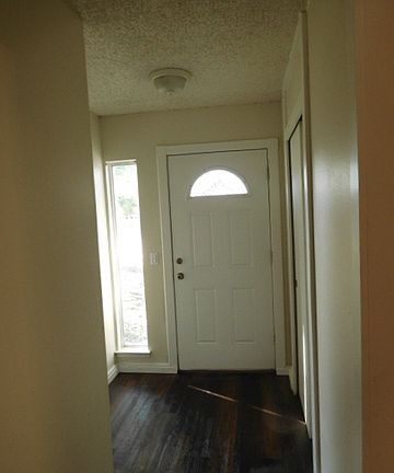2nd image of 5811 Lake Falls Dr