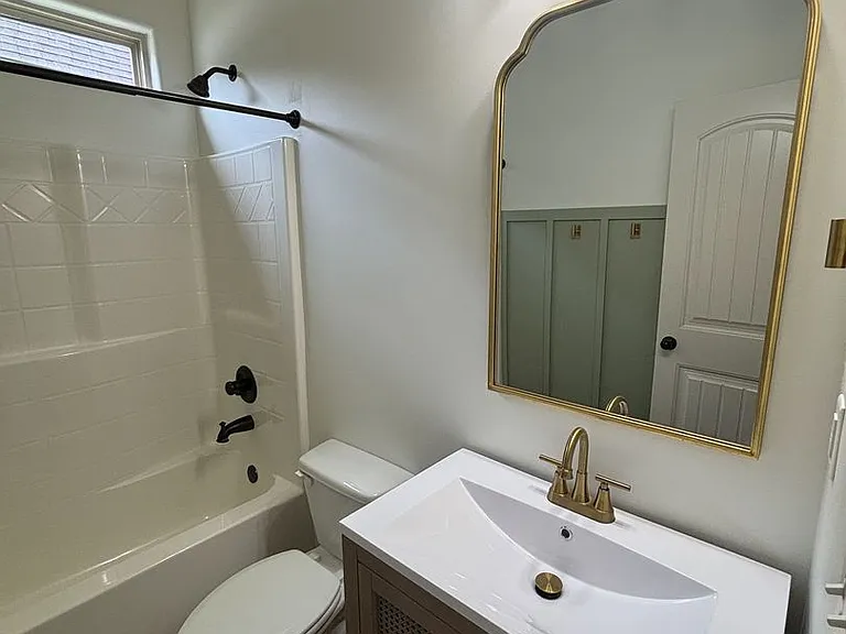182 Sharpe St — Photo 18