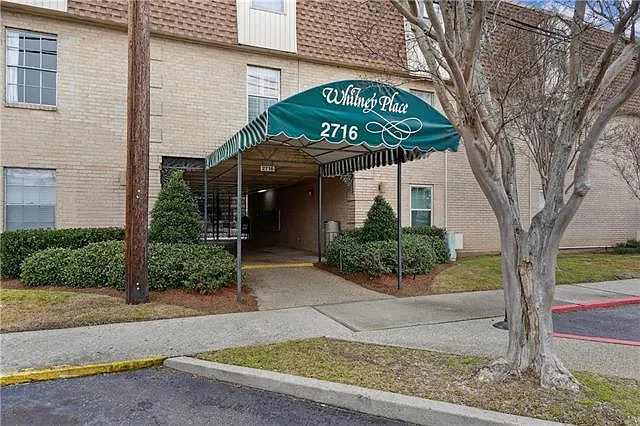 2716 Whitney Pl #425 — Photo 4
