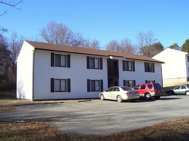 1st image of 114 Taft St