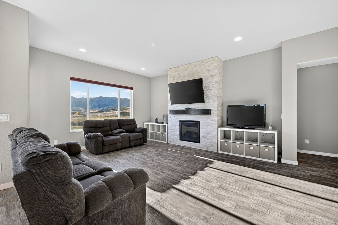 next background image