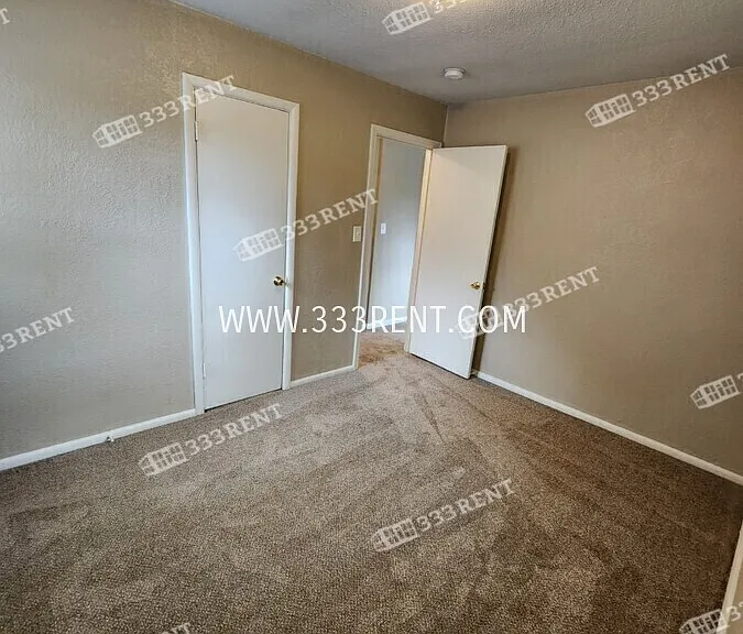 2550 S 51st St — Photo 10
