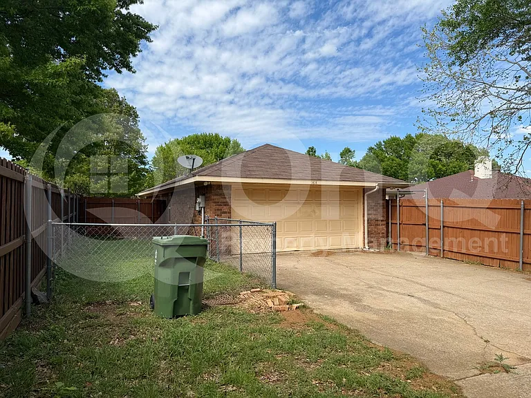1414 Bogard Ln — Photo 16