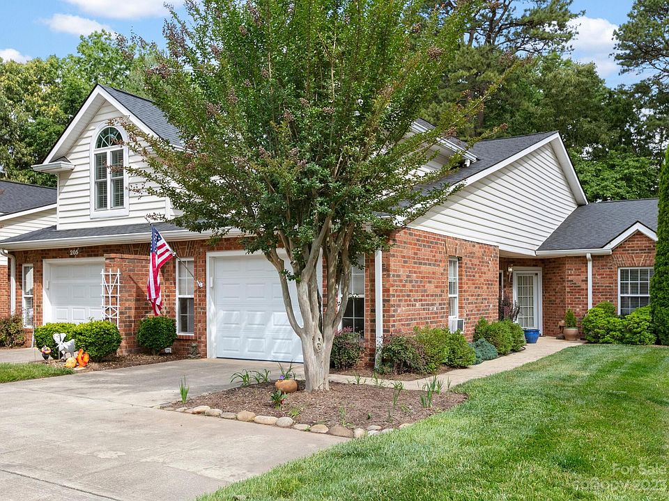 1st image of 207 Forrestwood Ct