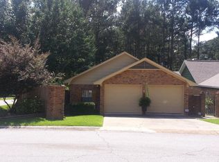4 Southern Pl, Laurel, MS 39440
