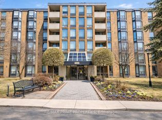 1535 Diefenbaker Ct #302, Pickering, ON L1V3W2