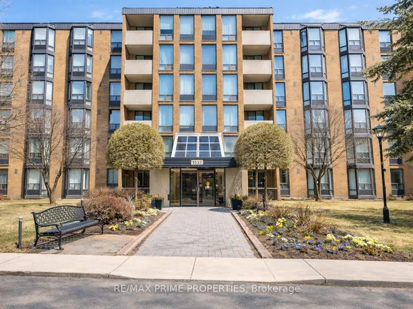 1535 Diefenbaker Ct #302, Pickering, ON L1V 3W2