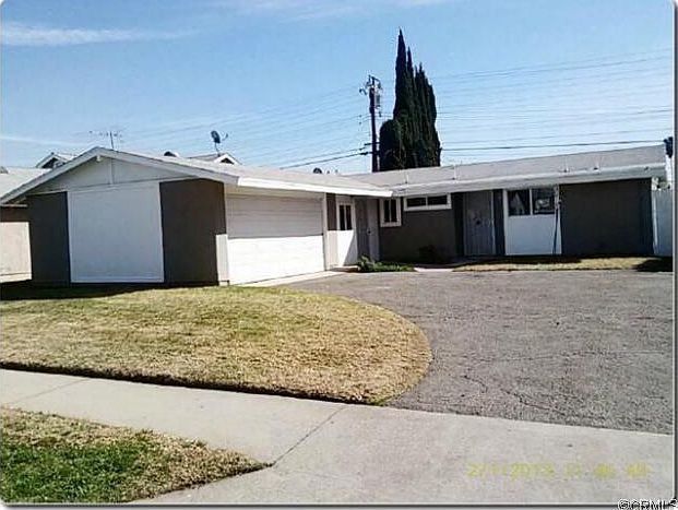 1st image of 820 Ahern Dr