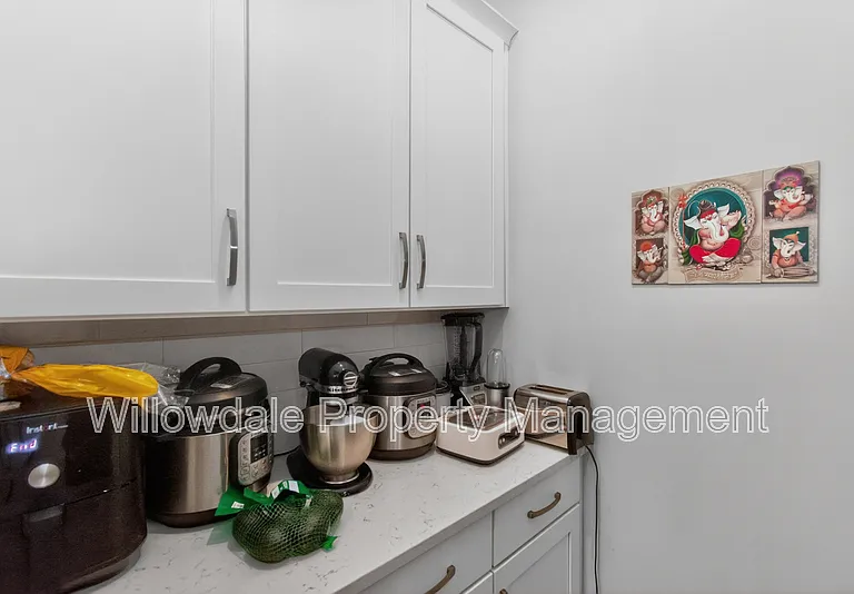111 N Parkside Dr — Photo 46