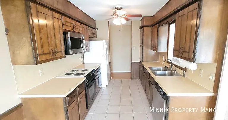 4620 Itasca St — Photo 10
