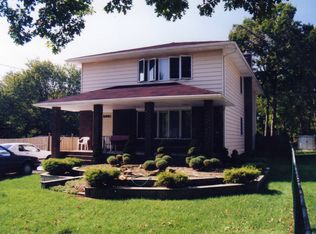 30 Juniper Ave, Ronkonkoma, NY 11779