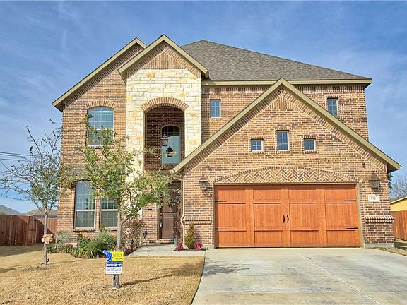 2nd image of 752 Ravenwood Dr