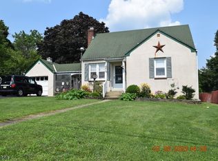 10 S Pickel Ave, Washington, NJ 07882