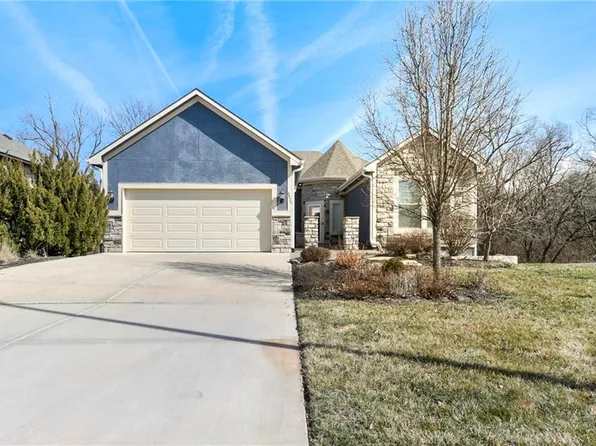 4925 Tallgrass St, Leavenworth, KS 66048