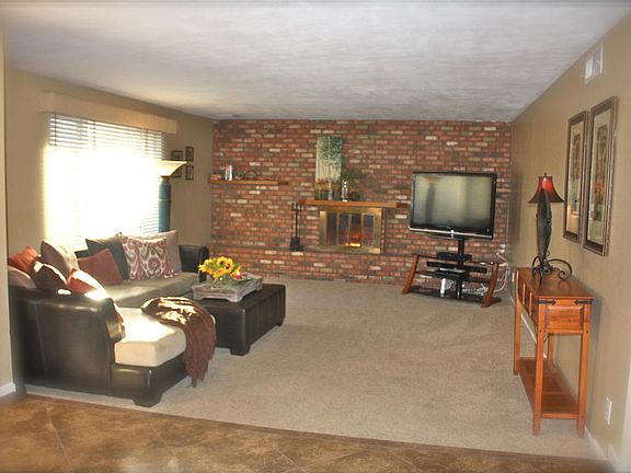 4th image of 4428 E Arapahoe St