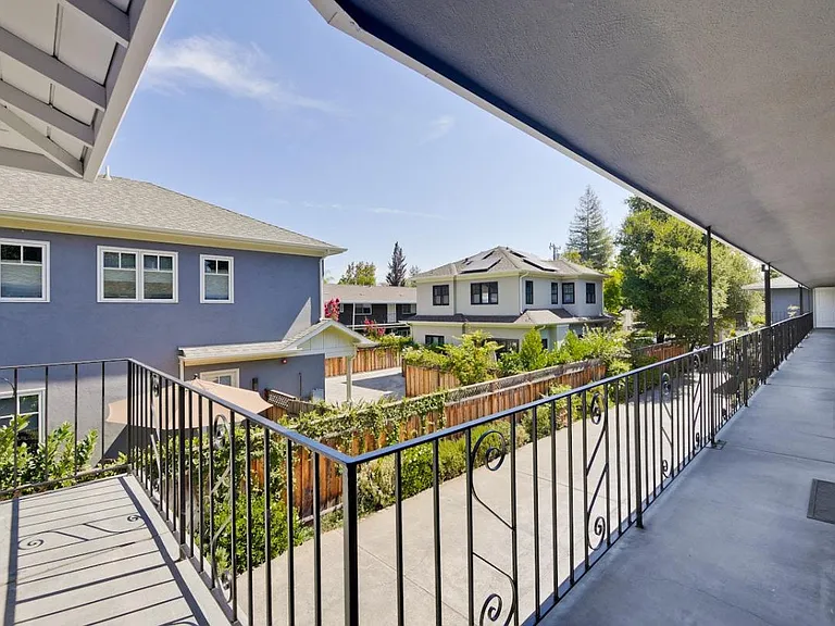 752 Live Oak Ave — Photo 6