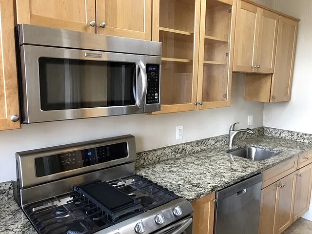 4 bed, 2000 sqft, $6,250 — Photo 3